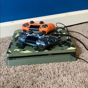 PS4 slim